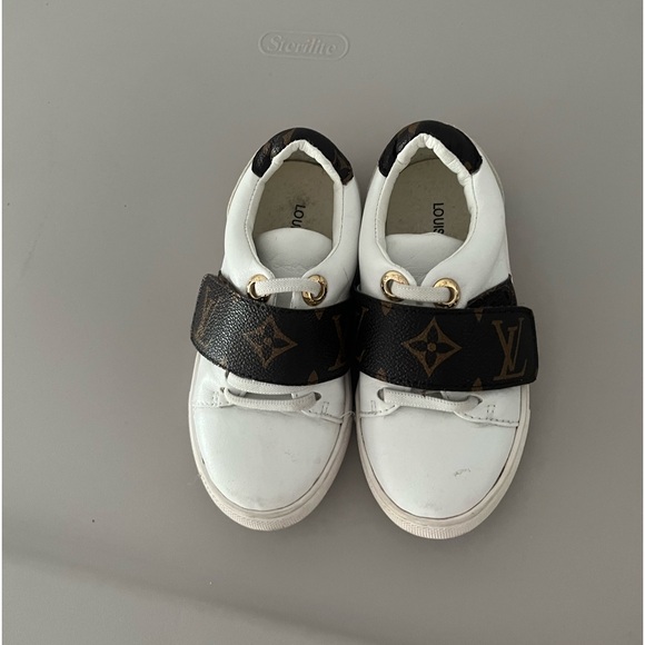 Louis Vuitton & fendi sneaker bundle - Picture 2 of 5